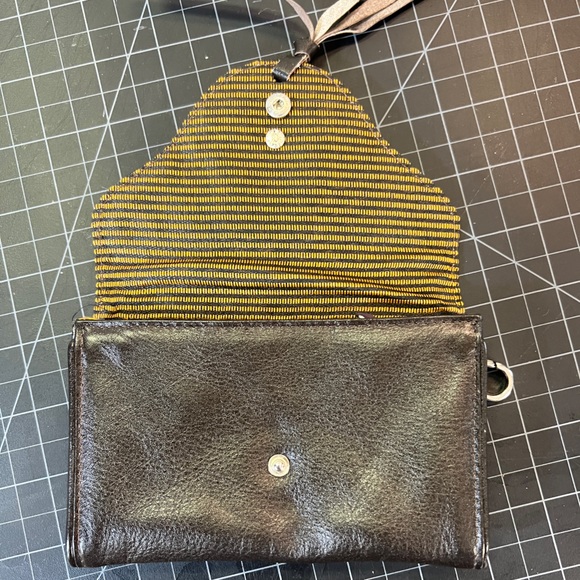 EUC Small leather wallet with clips for a belt - Picture 4 of 6